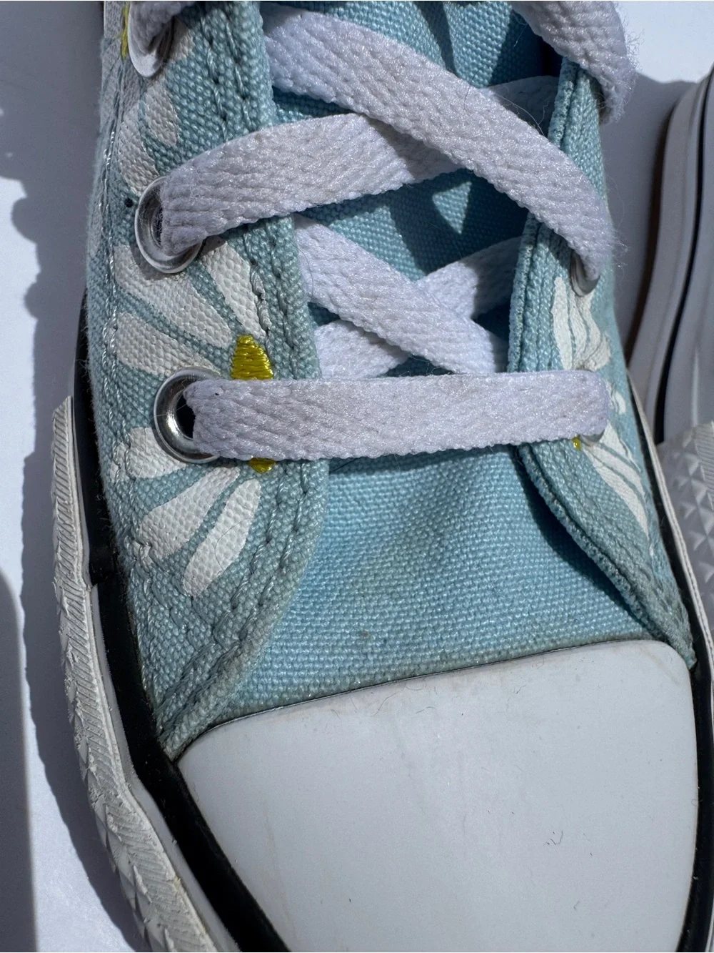 Converse Kids High-Top Sneakers in Light Blue with White Daisy Print